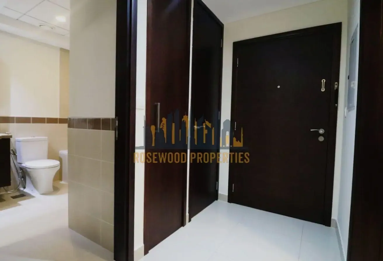 Pool & Burj Khalifa View | 1 bed | Well-Maintained