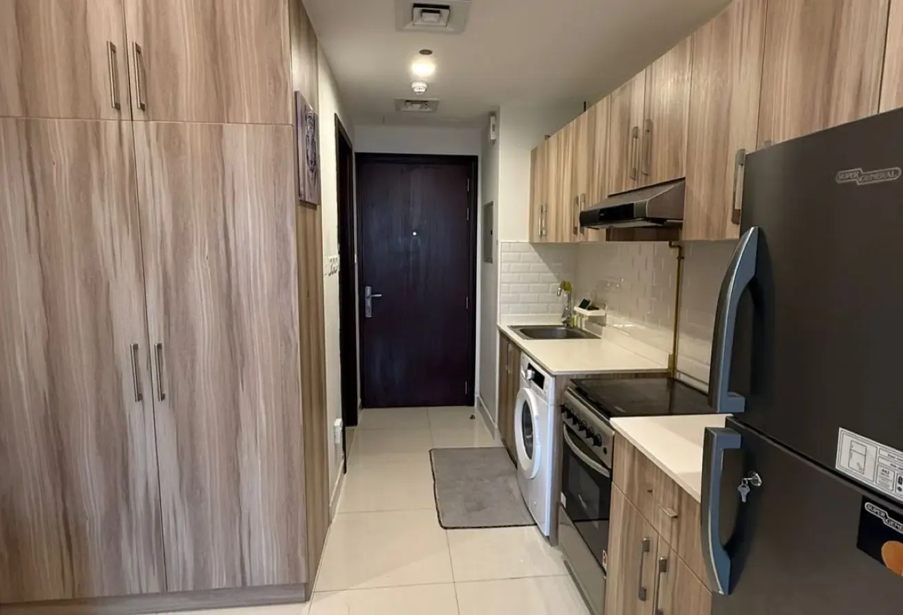 STUDIO IN SPORTS CITY IN 5* RATED TOWER.