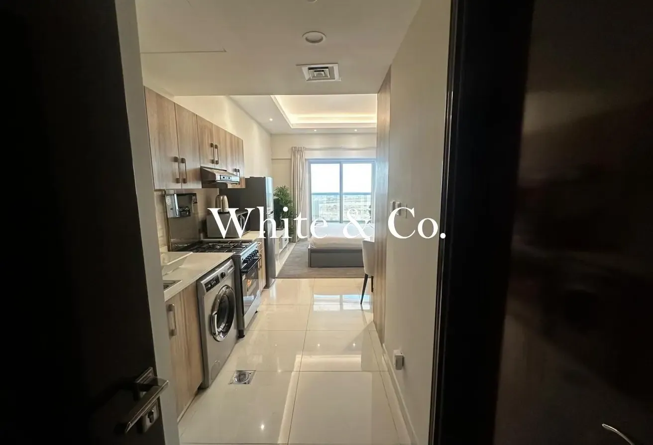 Studio | High Floor | Modern Finishing