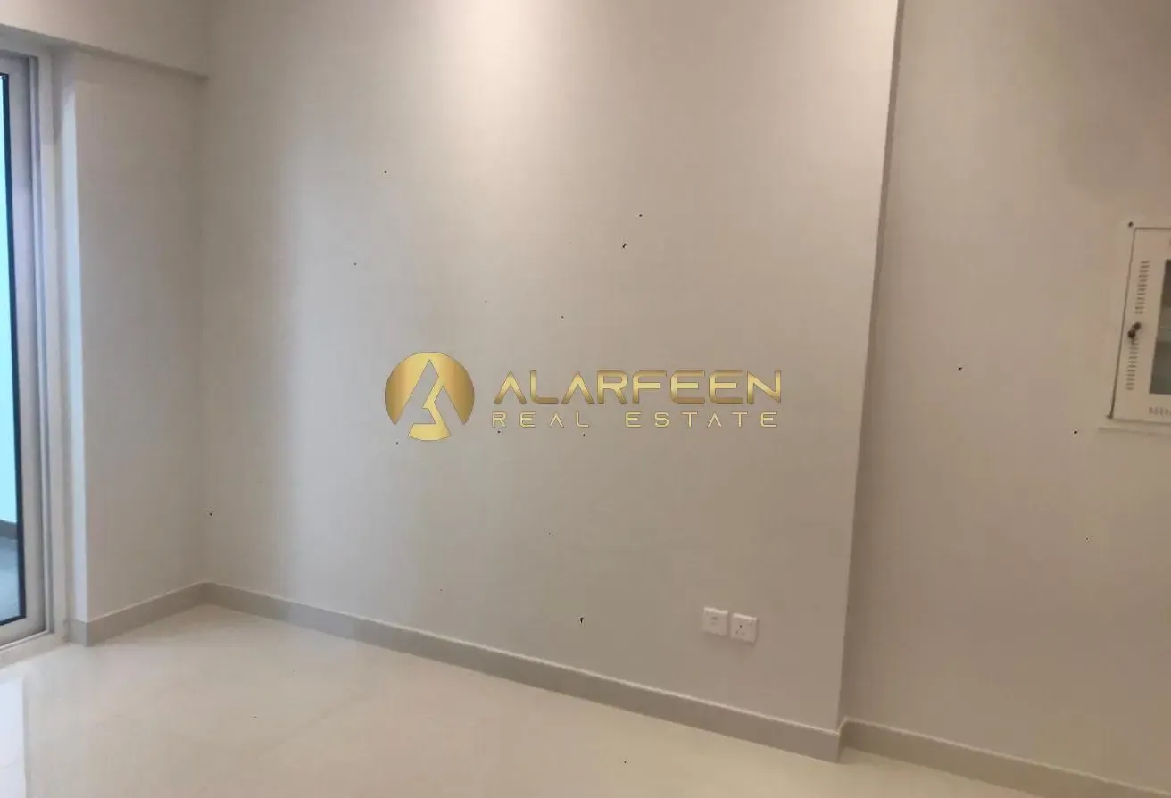 Unfurnished Studio | Low Floor | Canal View