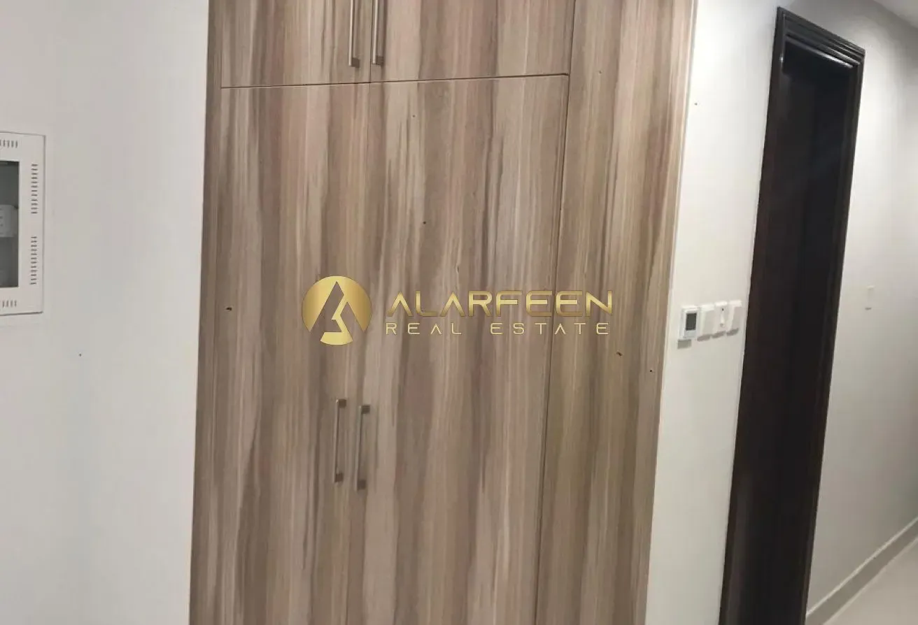 Unfurnished Studio | Low Floor | Canal View