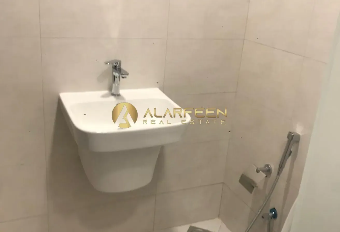 Unfurnished Studio | Low Floor | Canal View