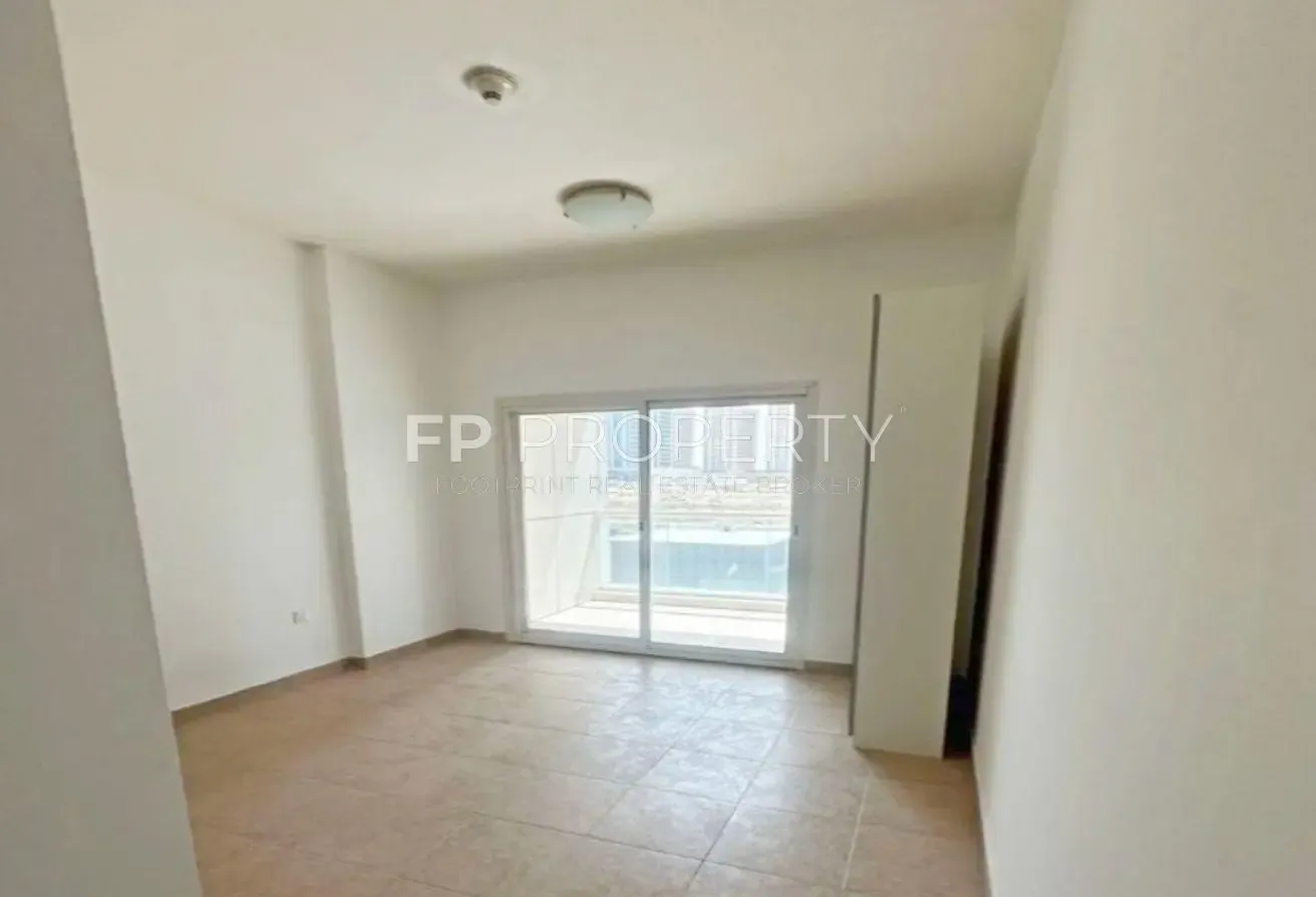 ChillerFree WhiteGoods IncludedVacant Movein Ready