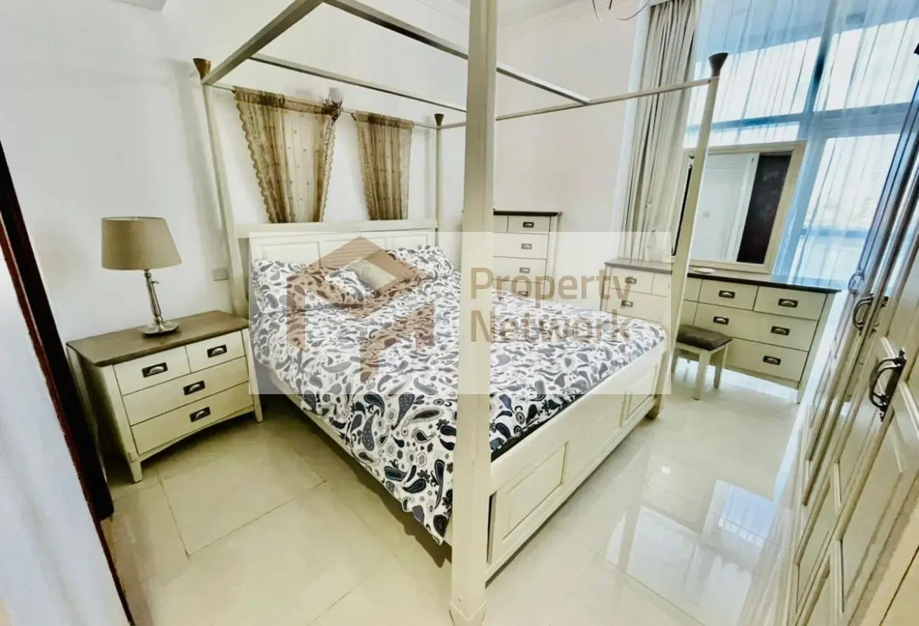 Fully Furnished 2BR | Canal View | Vacant Now