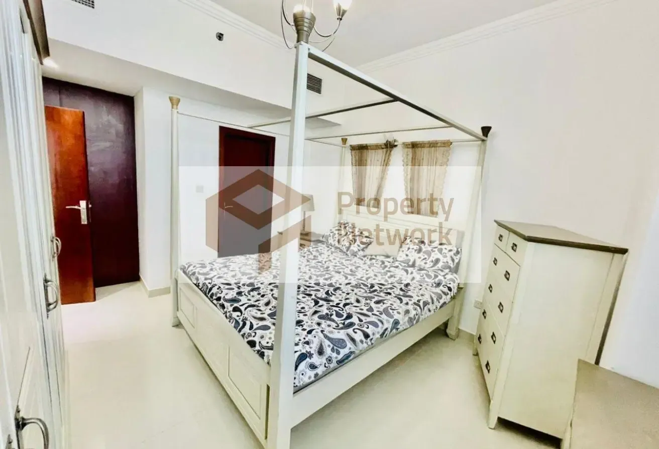 Fully Furnished 2BR | Canal View | Vacant Now