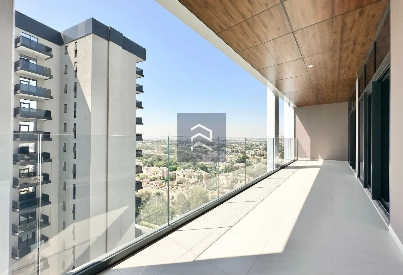 Corner Unit | Partial Golf View | High-Floor