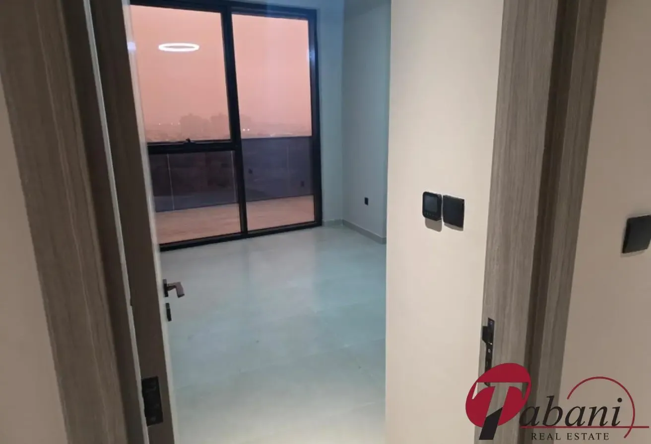 Golf View|High Floor|Closed Kitchen| 2 Parking