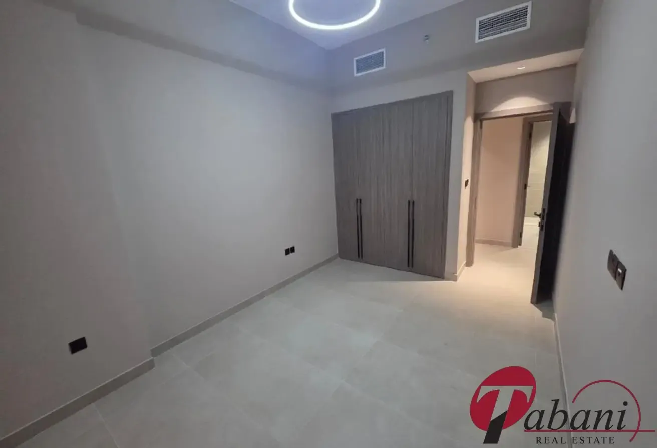 Golf View|High Floor|Closed Kitchen| 2 Parking