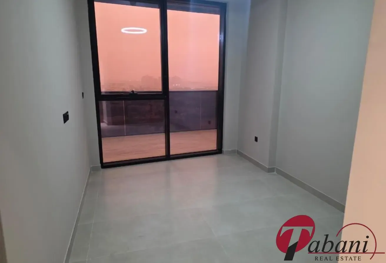 Golf View|High Floor|Closed Kitchen| 2 Parking