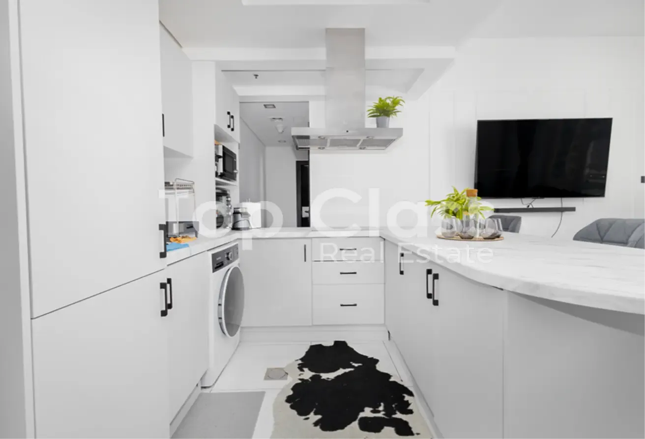Fully Upgraded | Modern| Partial Golf course View