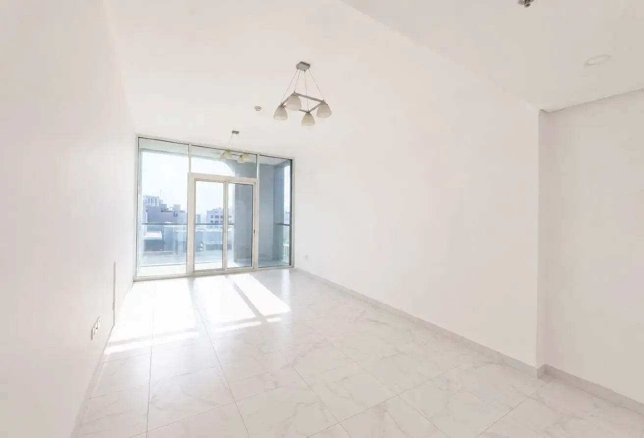 VACANT | FREE HOLD | EXCELLENT PRICE | POOL & GYM