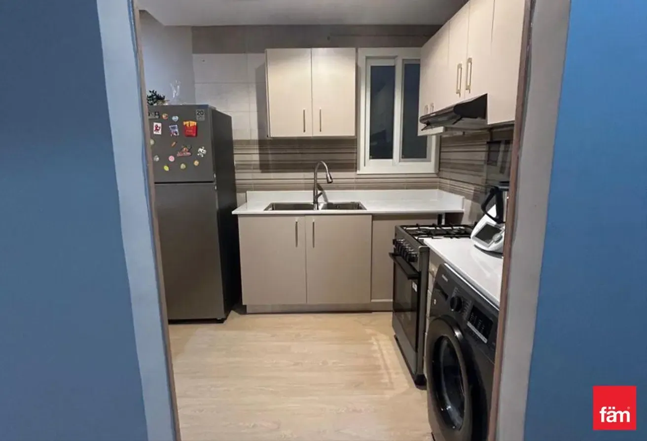 Large Layout Unit with Modern Finishes