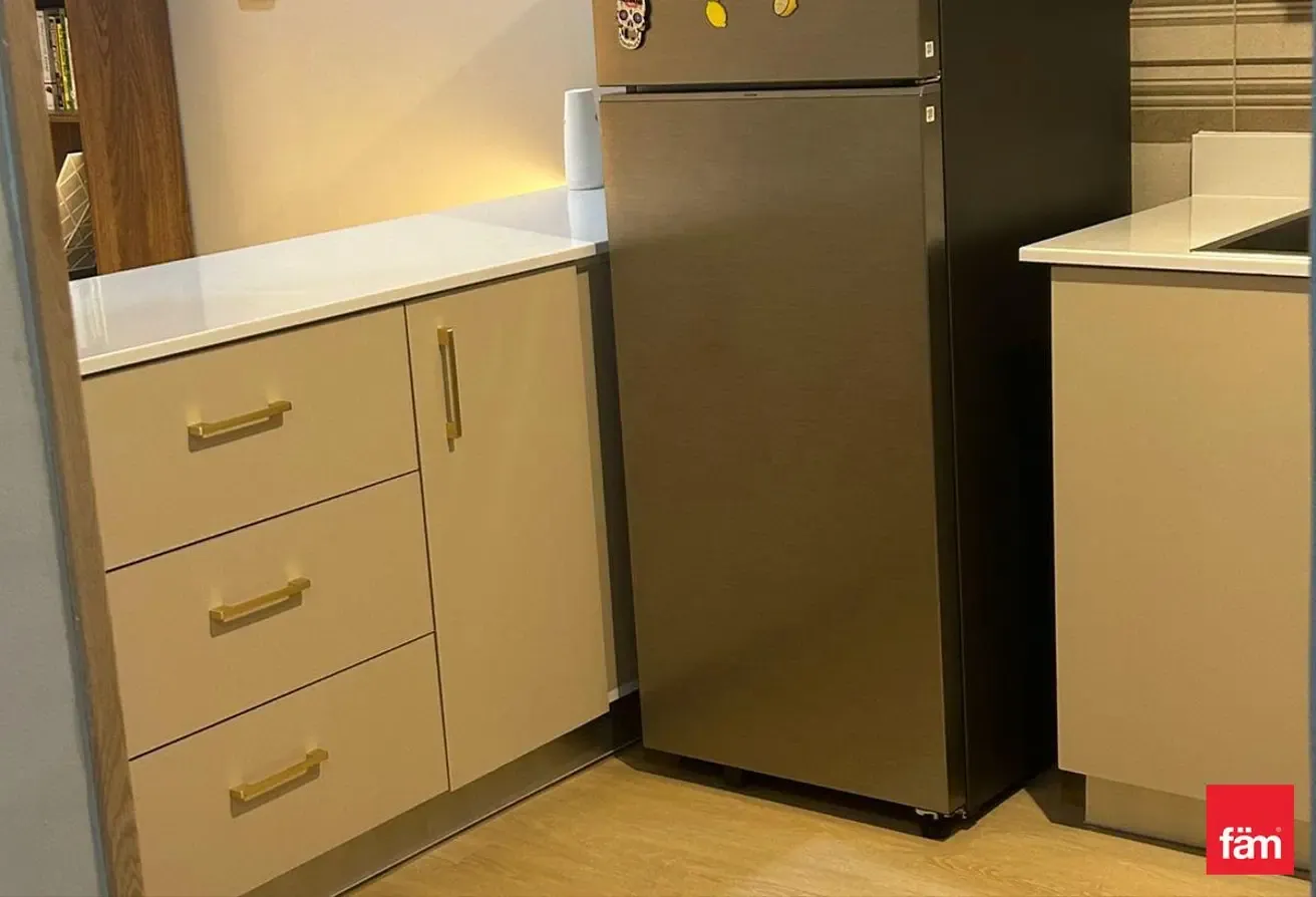 Large Layout Unit with Modern Finishes