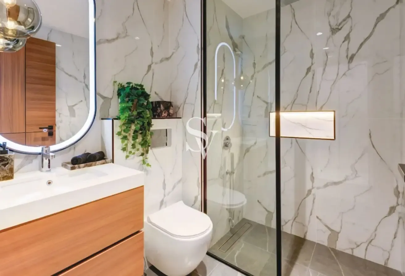 High Floor | Closed Kitchen |White Goods |20/80 PP