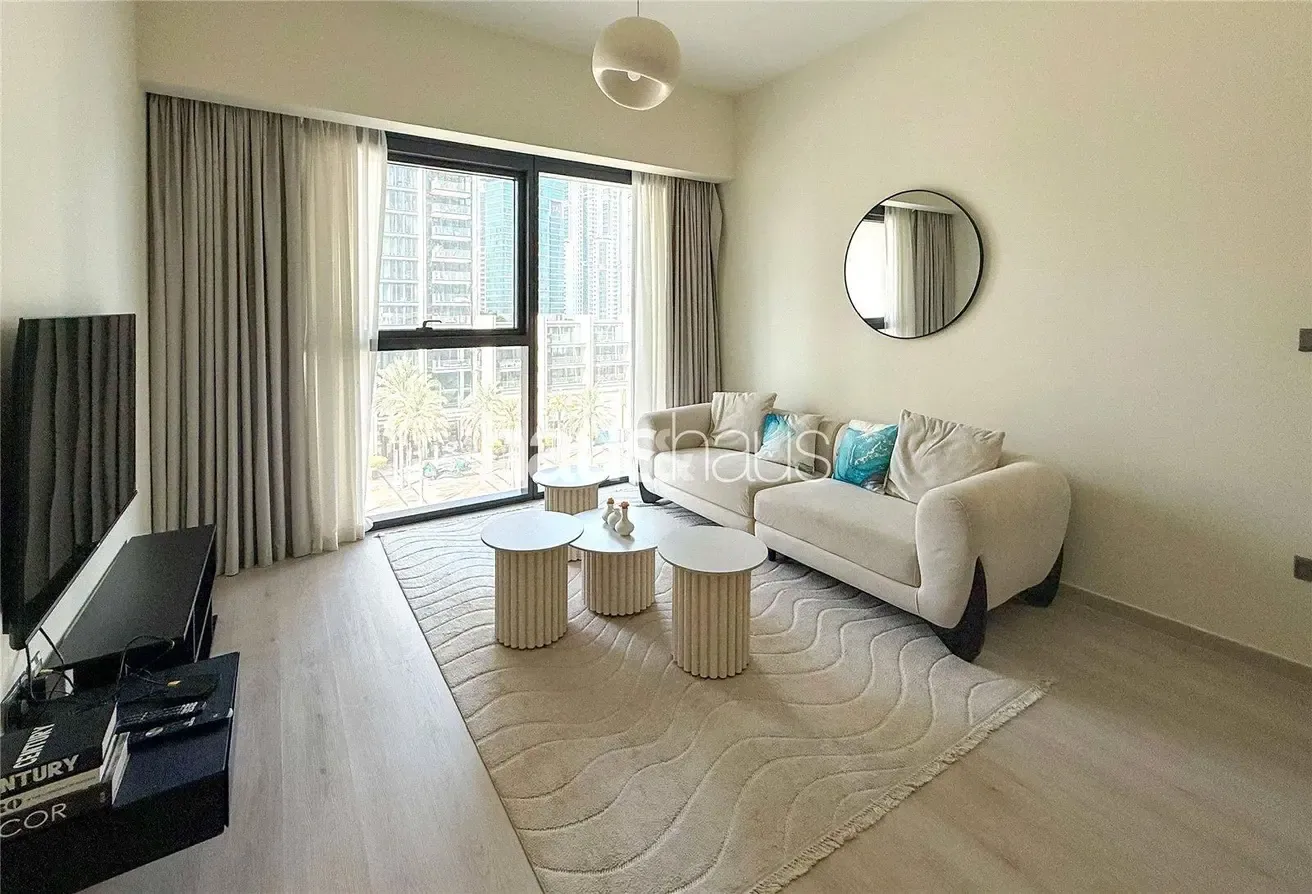 Luxury | Prime Downtown Address | Modern