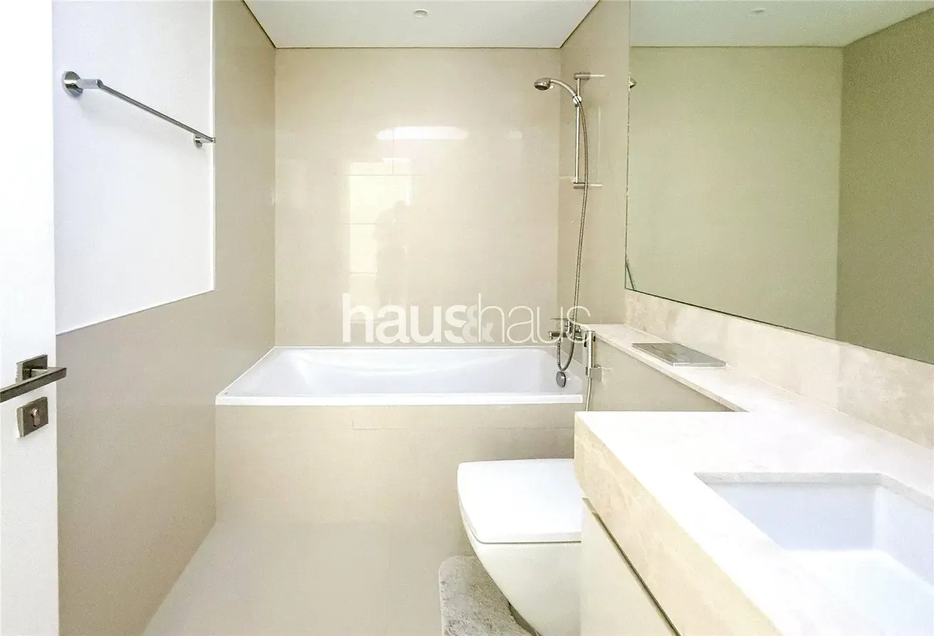 Luxury | Prime Downtown Address | Modern