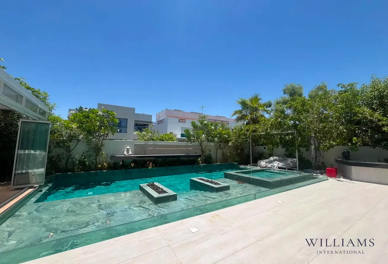 Luxury Custom-Built 6-Bedroom Villa | Private Pool
