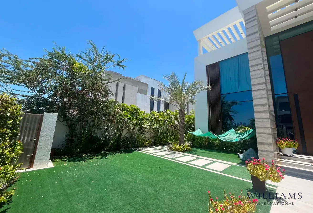 Luxury Custom-Built 6-Bedroom Villa | Private Pool