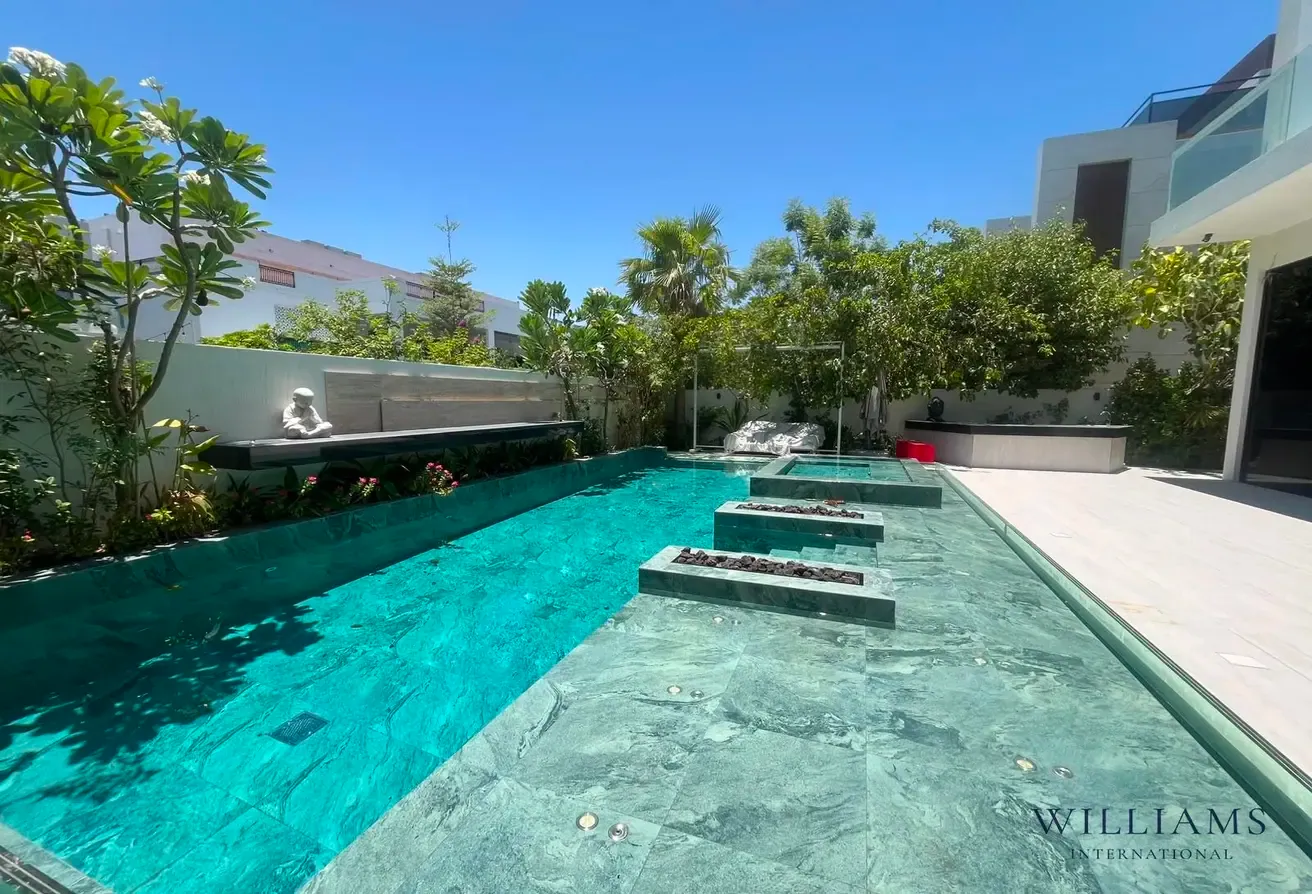 Luxury Custom-Built 6-Bedroom Villa | Private Pool