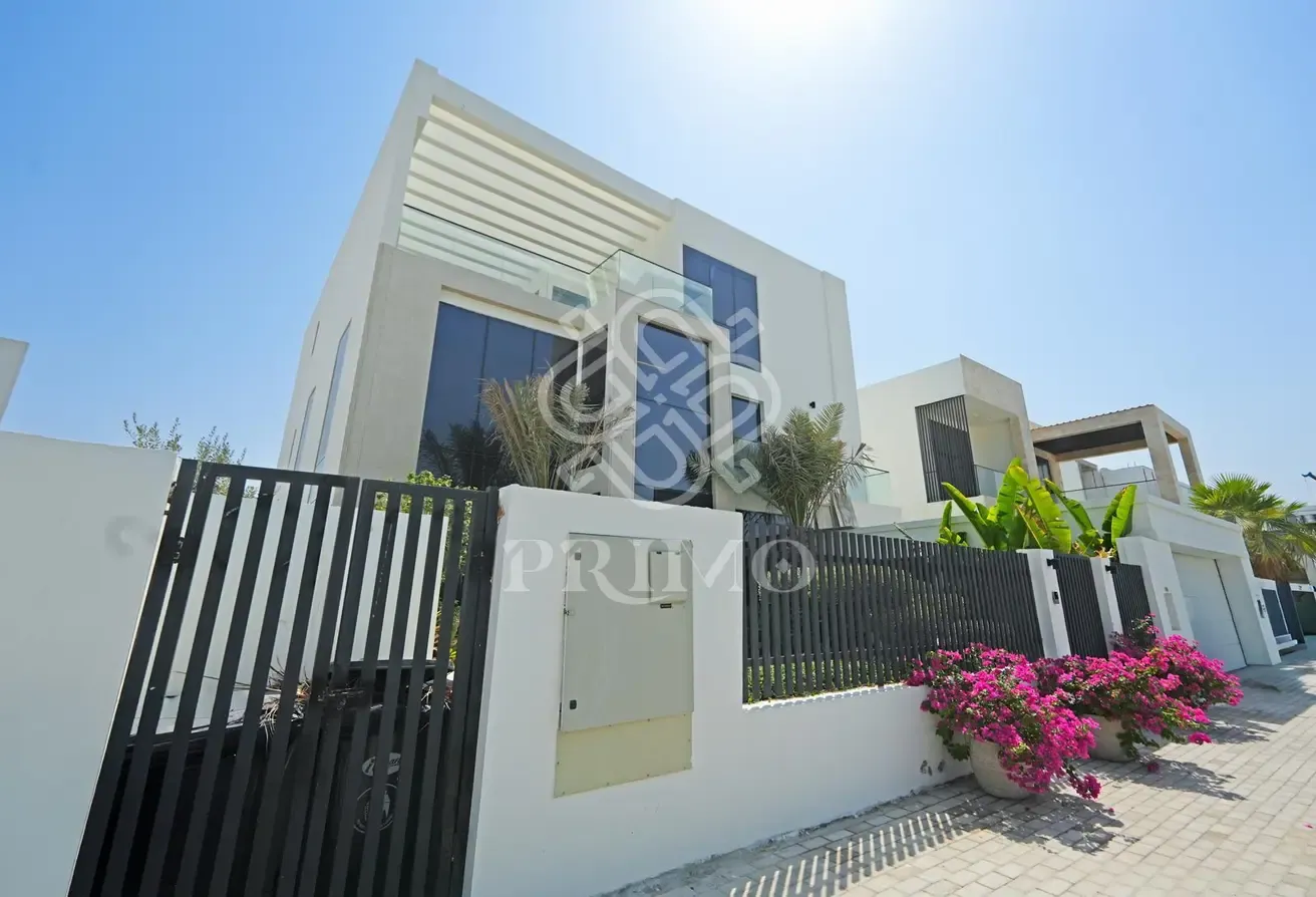 Elegant 6-Bedroom Regional Villa | Private Pool