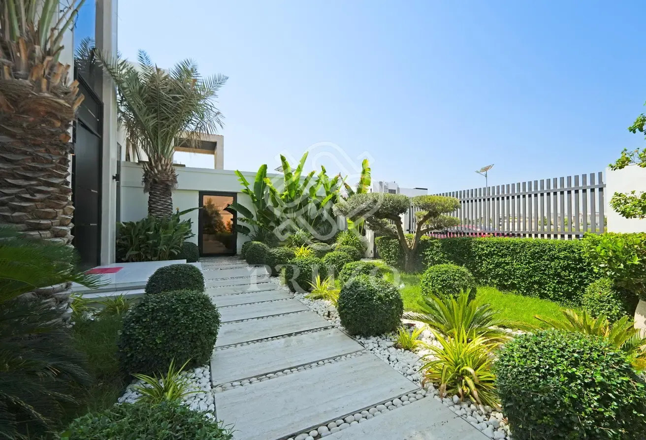 Elegant 6-Bedroom Regional Villa | Private Pool