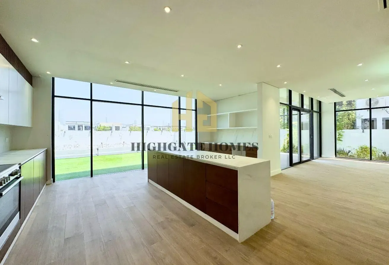 Stunning 6BR New Custom Villa | Vacant Now