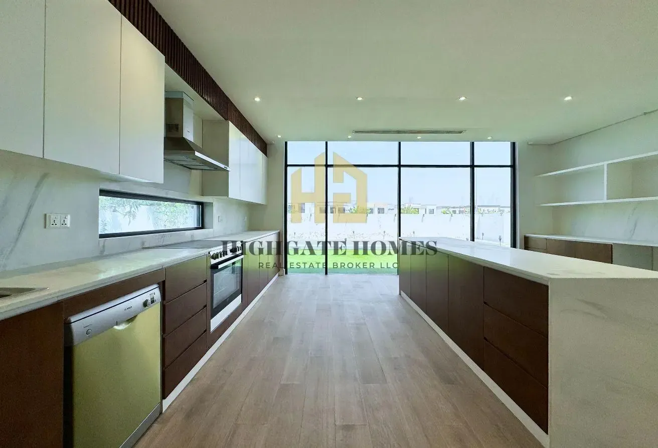 Stunning 6BR New Custom Villa | Vacant Now