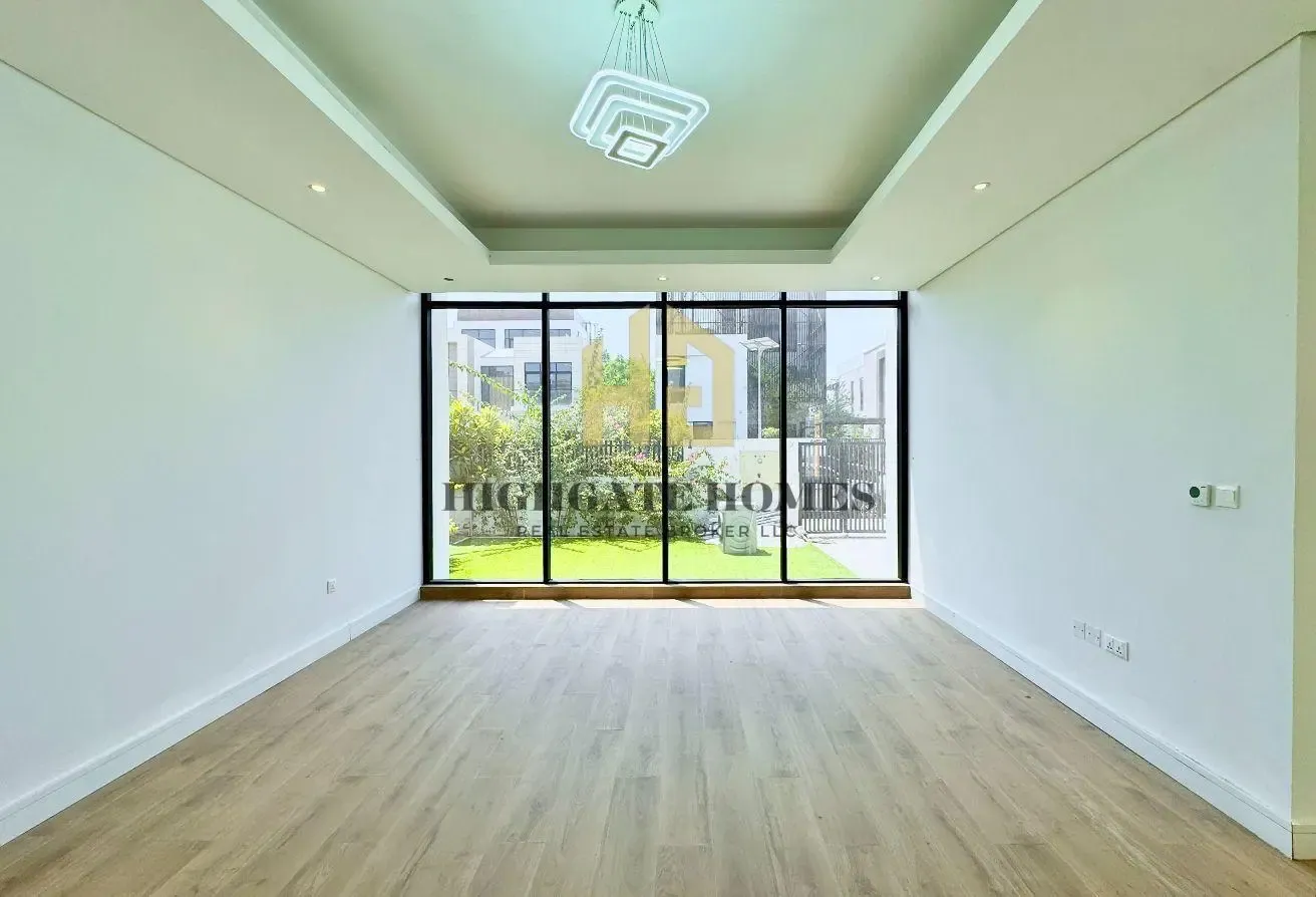 Stunning 6BR New Custom Villa | Vacant Now