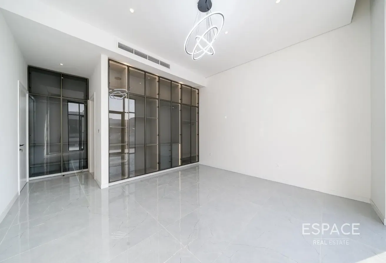 Luxury Options | Ready Now | 6BR
