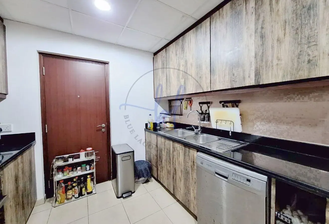Partial Sea View | Mid Floor |Negotiable|Furnished