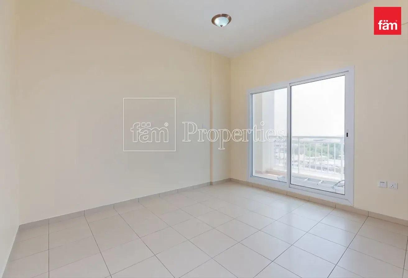 Huge 1 BHK with Terrace + balcony Open View