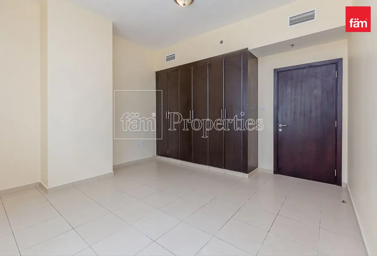 Huge 1 BHK with Terrace + balcony Open View