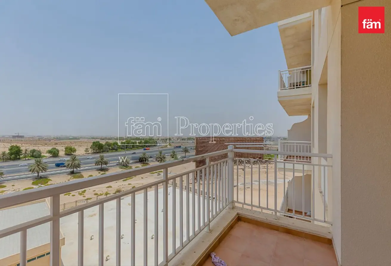 Huge 1 BHK with Terrace + balcony Open View