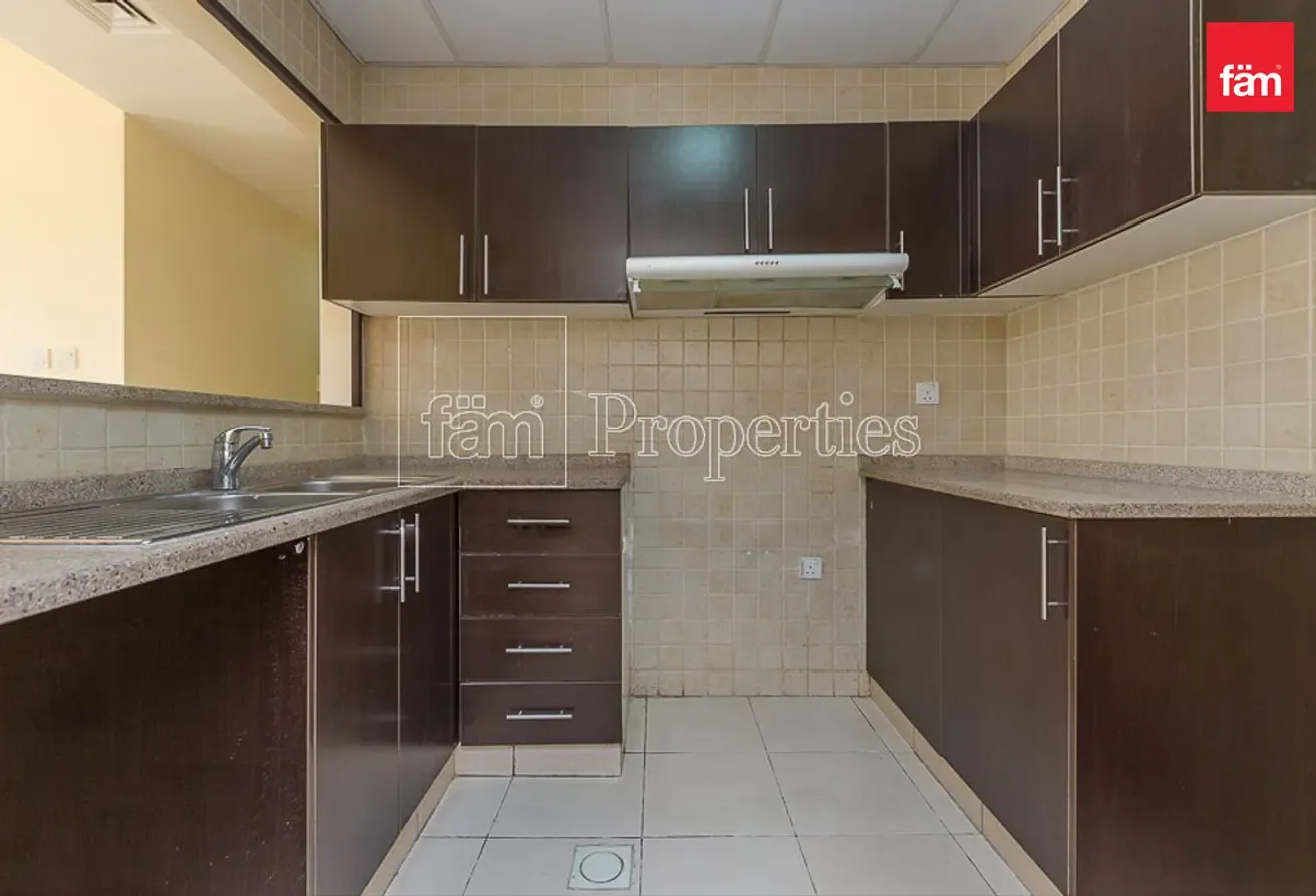 Huge 1 BHK with Terrace + balcony Open View