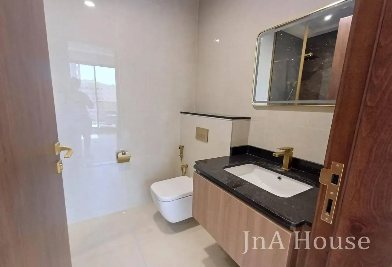 IDEAL INVESTMENT | COMMUNITY VIEW | MID FLOOR