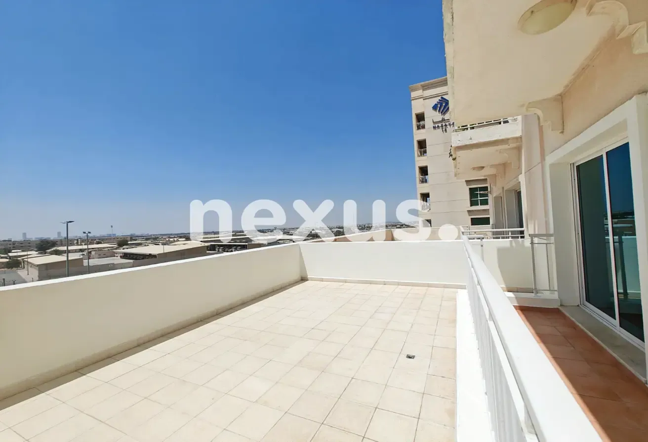 Well Maintained | Bright Layout | 7% ROI