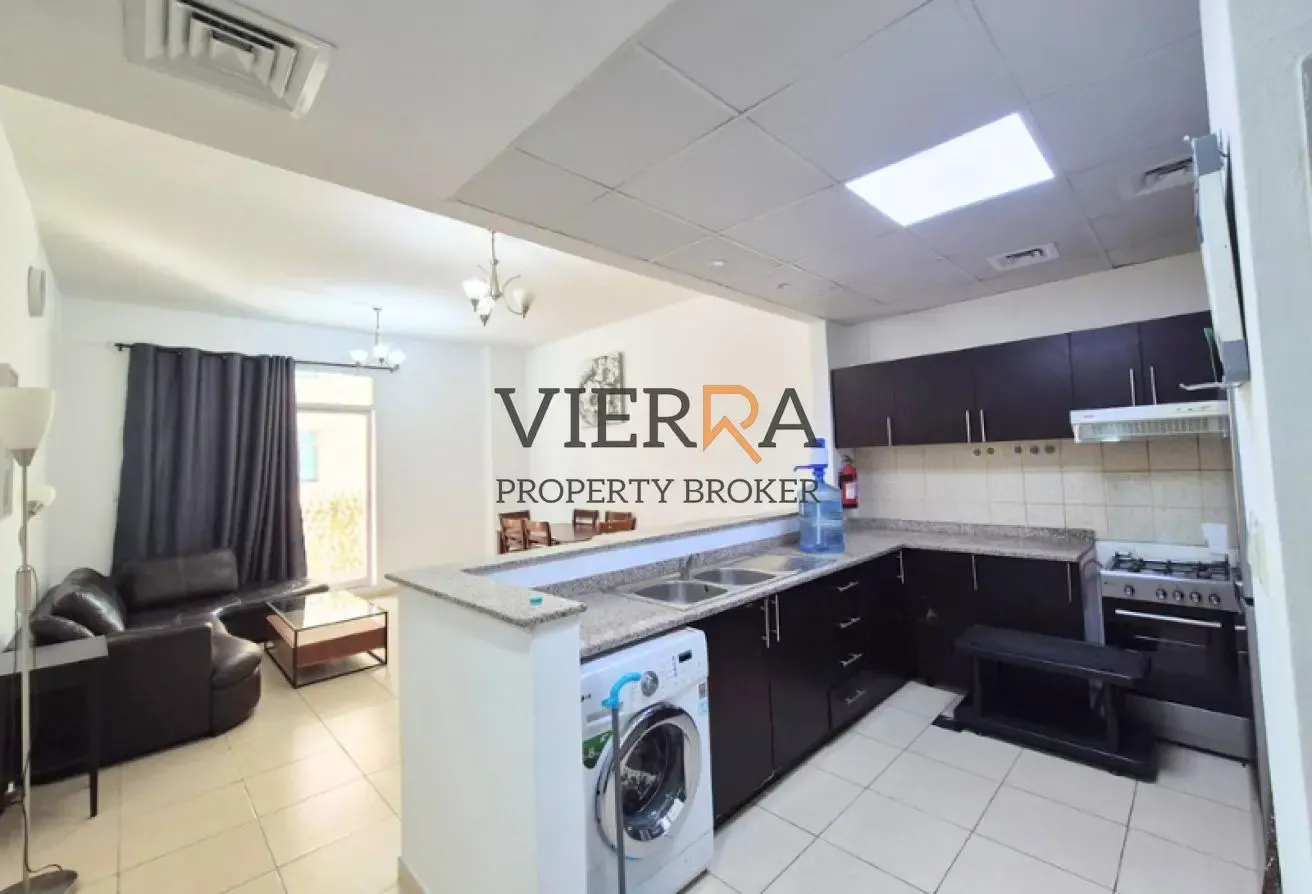 Spacious Layout | With Laundry/Store | Low Floor