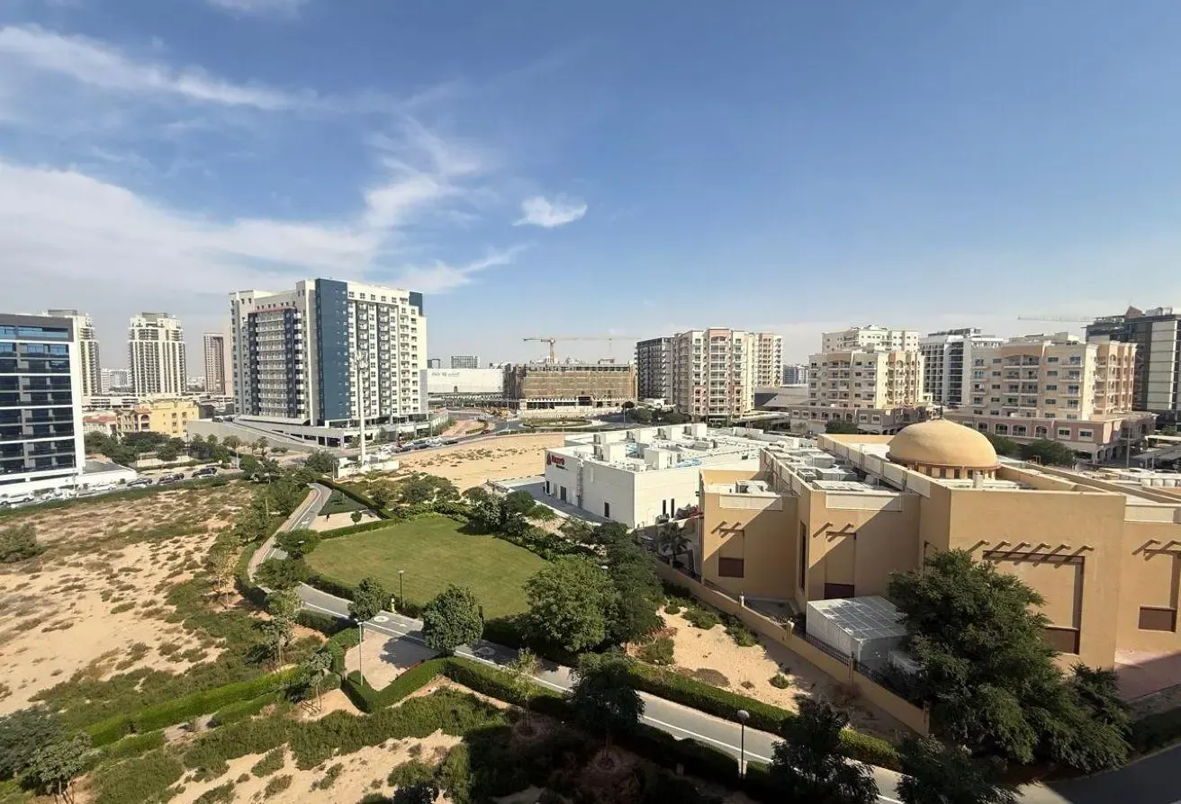 NEAR2MARKET-SPACIOUS VIBRANT-HIGH FLOOR-OPEN VIEWS