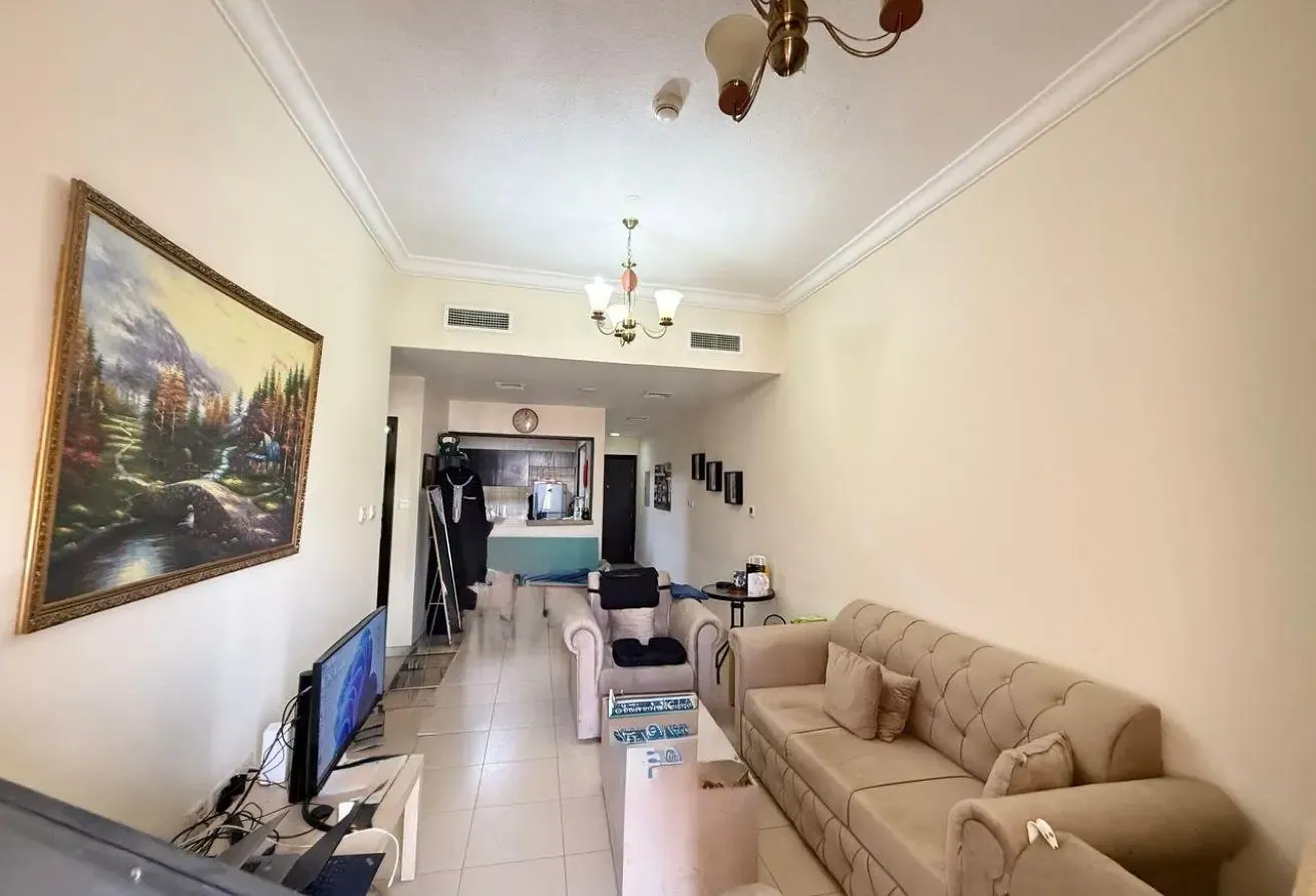 NEAR2MARKET-SPACIOUS VIBRANT-HIGH FLOOR-OPEN VIEWS