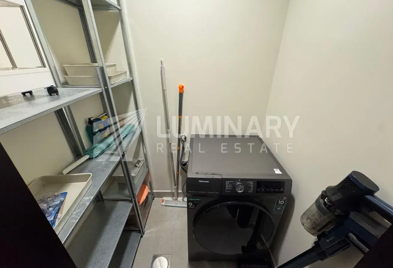 1 BR Apartment in Liwan with Covered Parking