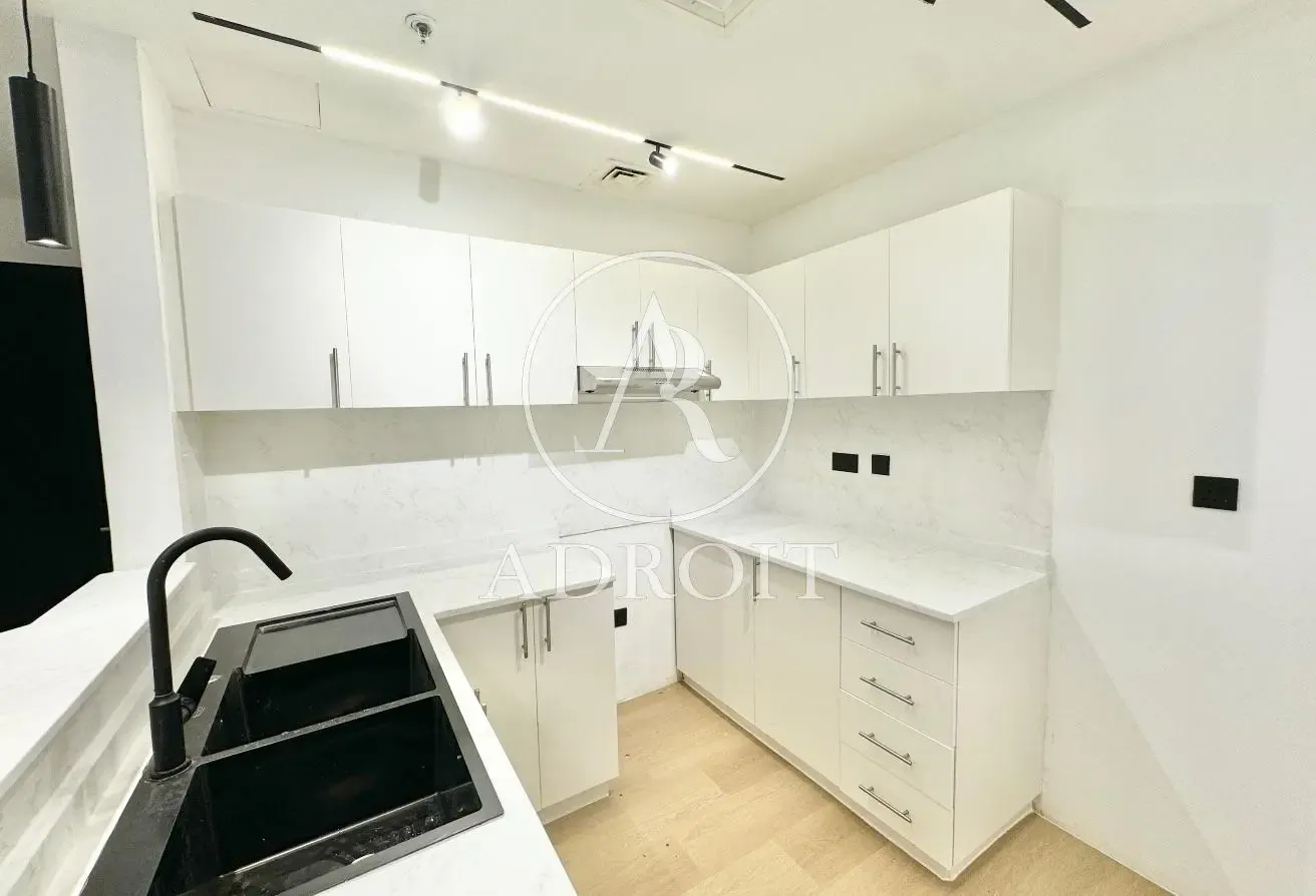 Fully Upgraded 1bedroom with Covered parking