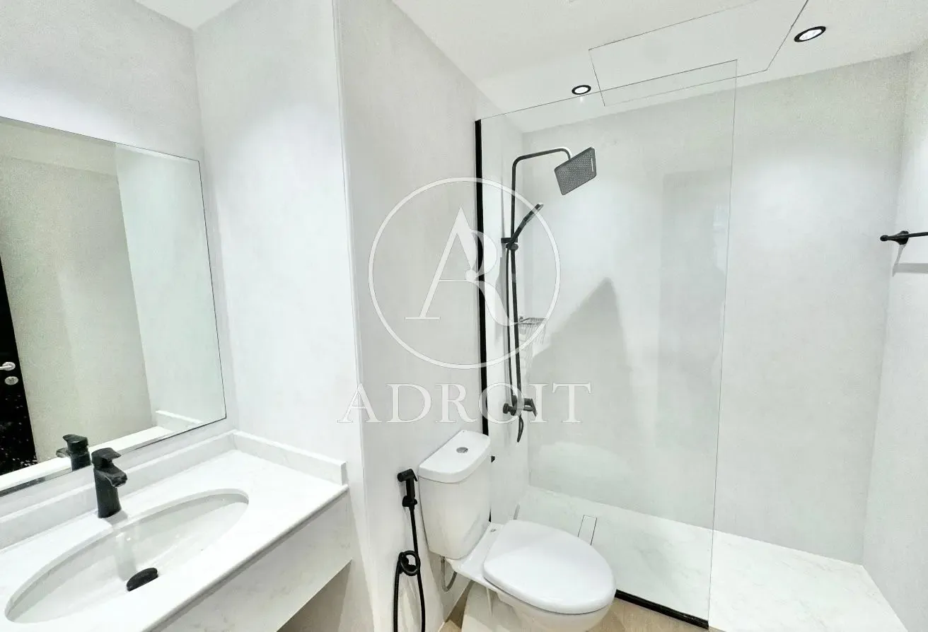 Fully Upgraded 1bedroom with Covered parking