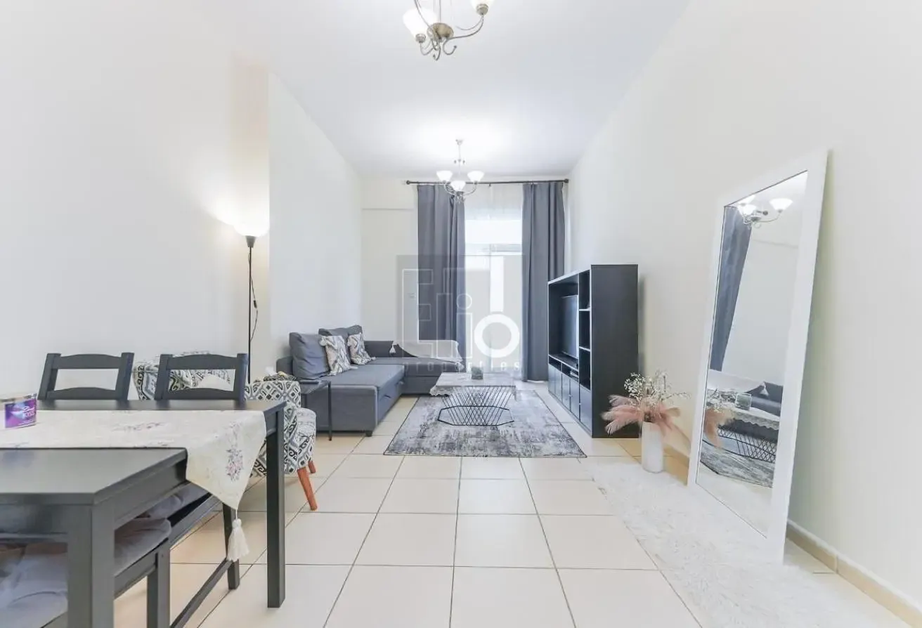 RENTED UNIT | SPACIOUS | FURNISHED | HIGH FLOOR