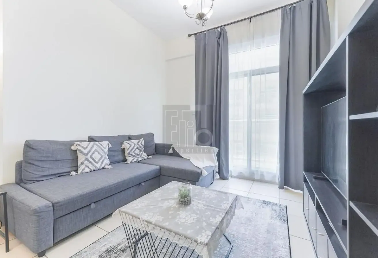 RENTED UNIT | SPACIOUS | FURNISHED | HIGH FLOOR