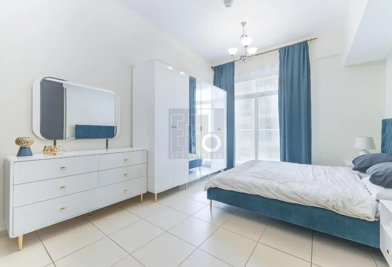 RENTED UNIT | SPACIOUS | FURNISHED | HIGH FLOOR