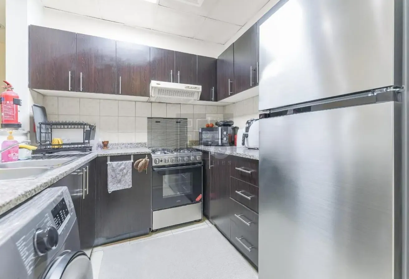 RENTED UNIT | SPACIOUS | FURNISHED | HIGH FLOOR