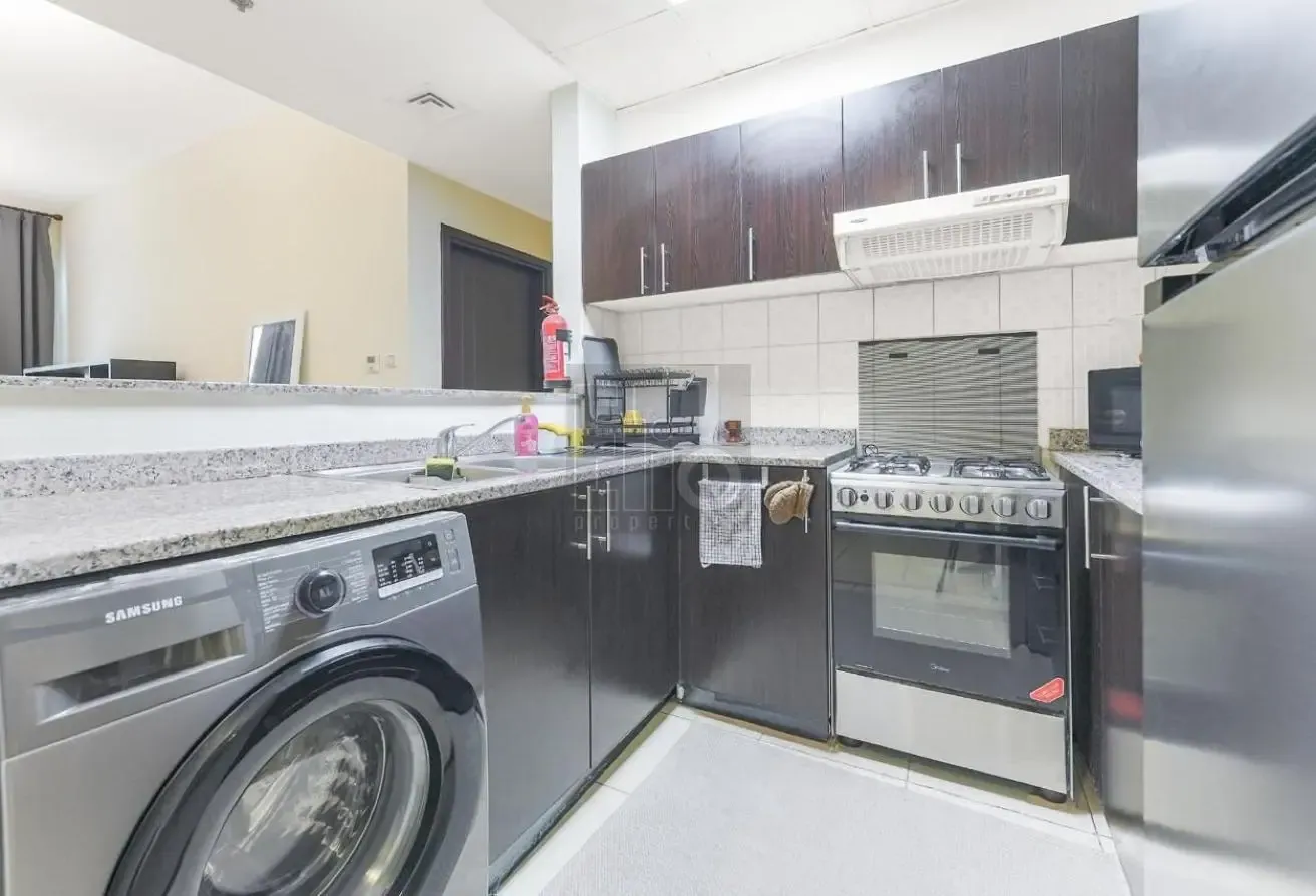 RENTED UNIT | SPACIOUS | FURNISHED | HIGH FLOOR