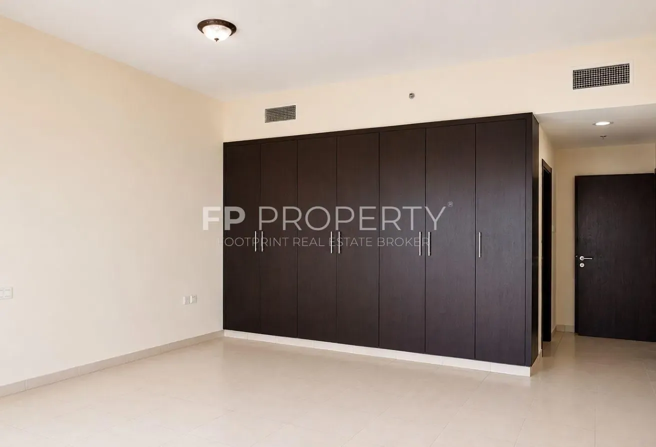 Investor Deal-Close to Mall & Park-Prime Location