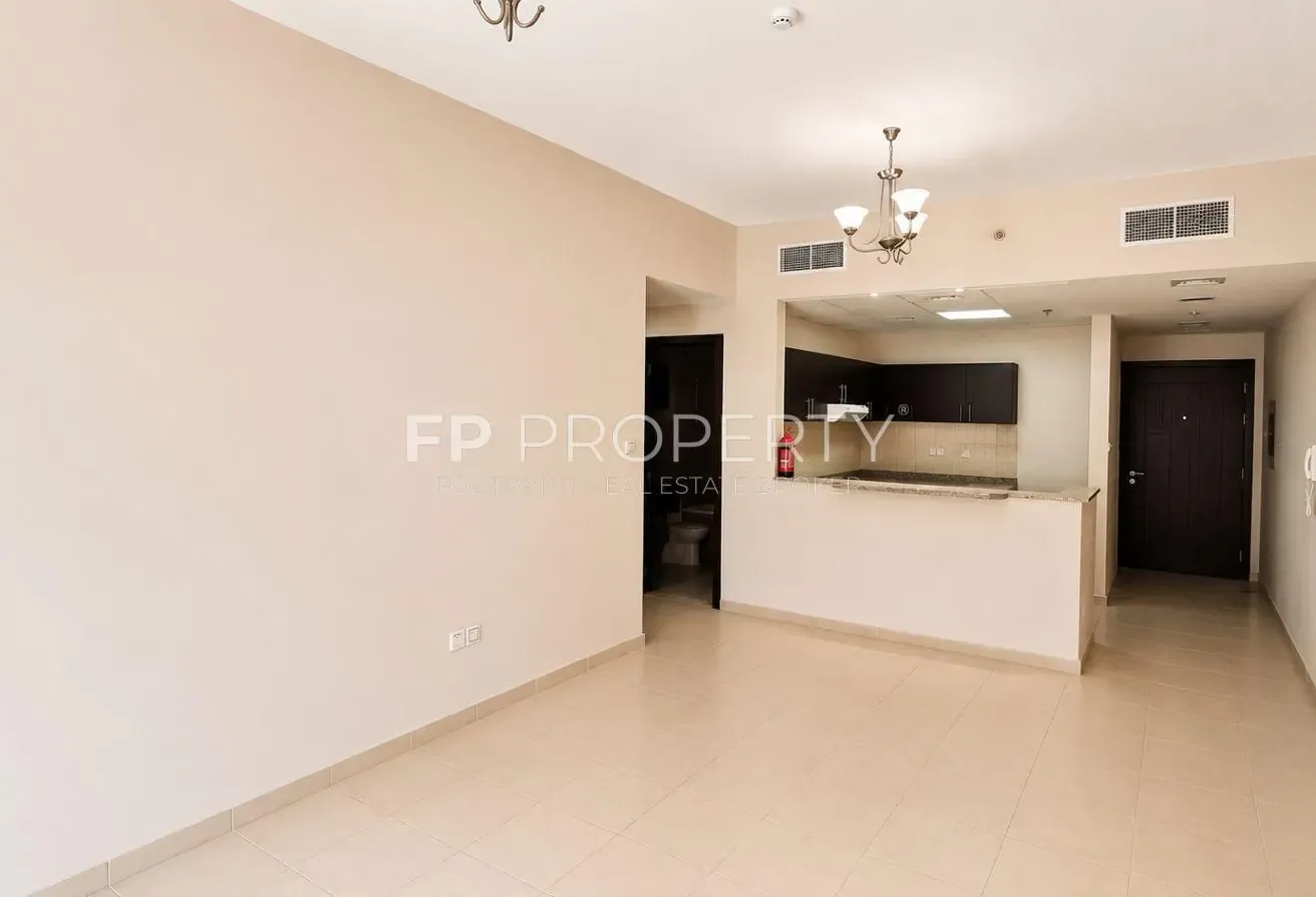 Investor Deal-Close to Mall & Park-Prime Location