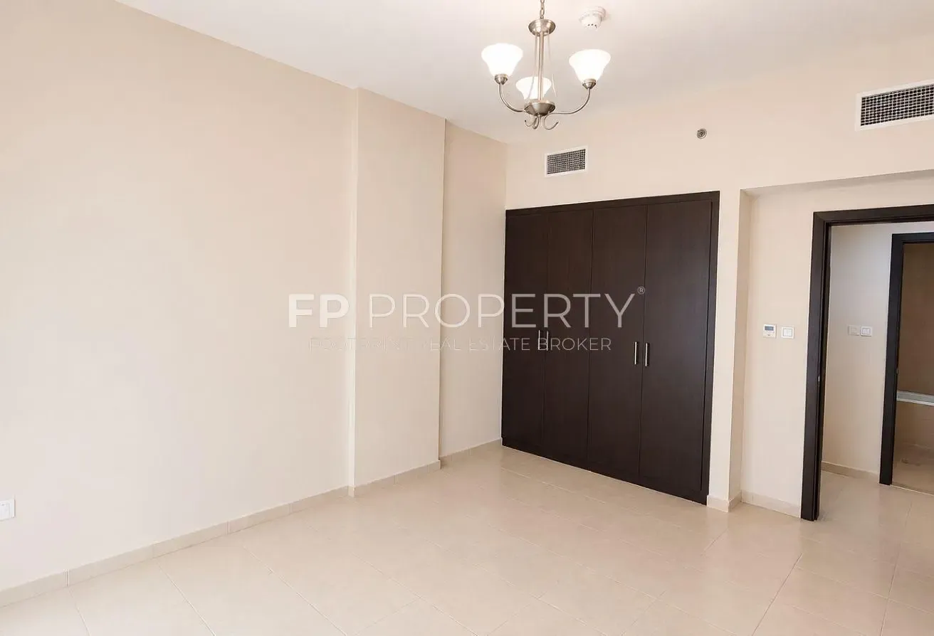 Investor Deal-Close to Mall & Park-Prime Location